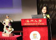 名家风采:钟情关帝文化的梅红博士