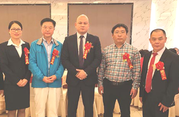 4 右起:福建石狮市关公文化协会会长林辉生、山西运城解州关帝庙付文元副所长、菲律宾侨领许谋景、文化学者朱正明等.jpg