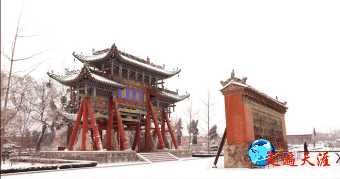 3 黄河东岸飘雪,关帝祖庙纯净(朱正明摄影).JPG