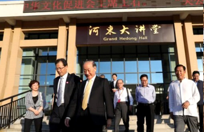 台湾新党主席郁慕明出席运城全球华人武圣关公朝圣大典活动(杜利勇 摄).jpg