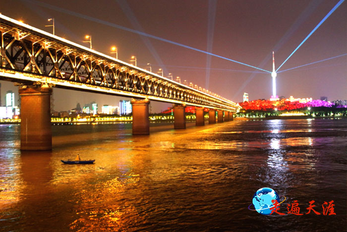 1 武汉,万里长江第一桥.jpg