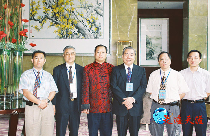 6 出席关公文化论坛的海峡两岸和大洋两岸嘉宾,在东湖宾馆.JPG