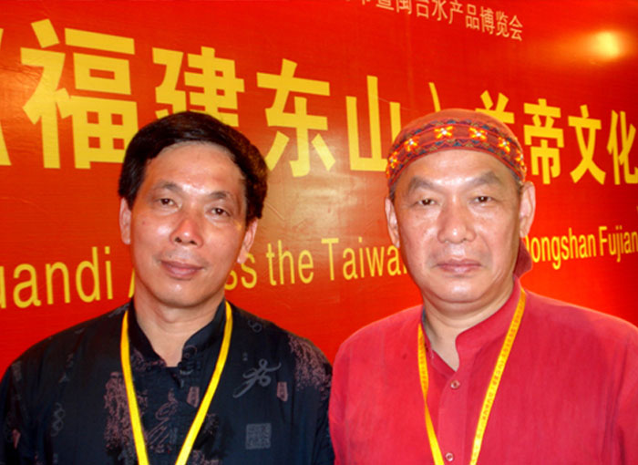 06 2007年关帝文化节期间,刘小龙与台湾中华统一党主席林正杰先生合影.JPG