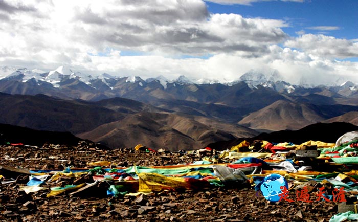2 在加乌拉山头,遥望世界最高的珠穆朗玛群峰.jpg