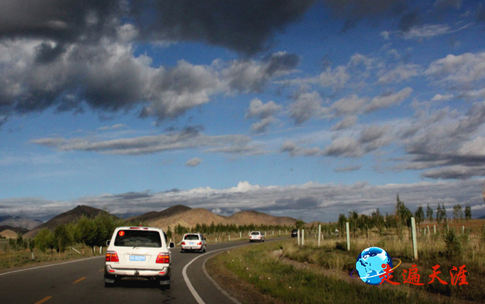 01 越野车队进入西藏定日,天地一片静谧豪放.jpg