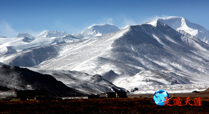 08 卓奥友峰,与珠穆朗玛关帝庙遗址遥遥相望.jpg
