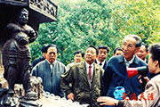 074  阿佩主席：两代藏族领袖的关公情缘
