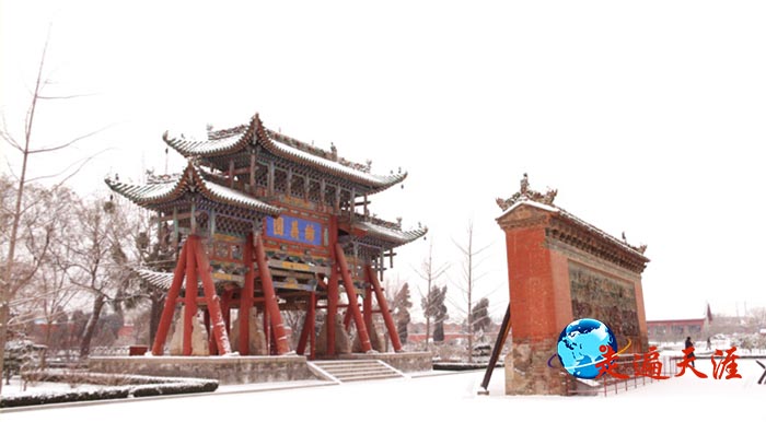 1 楹联评选当天,运城解州关帝祖庙悄然飘雪.JPG