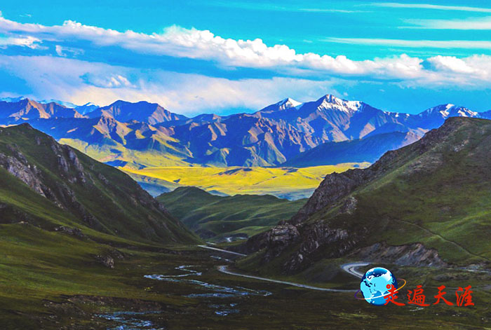 1 魏巍祁连山,引导着丝绸古道的走向.jpeg