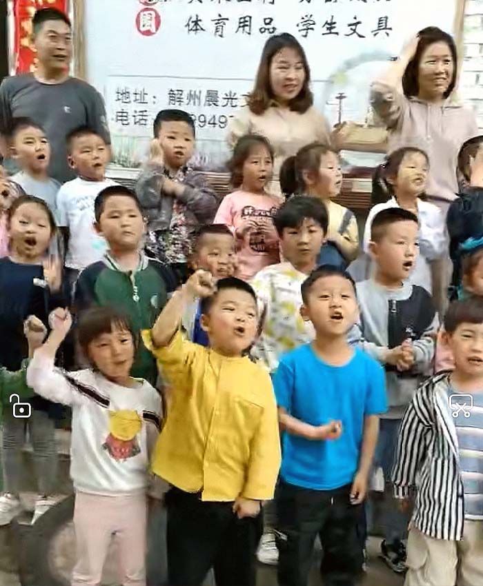 6 解州小朋友齐声呼喊“关老爷威武!”.jpg