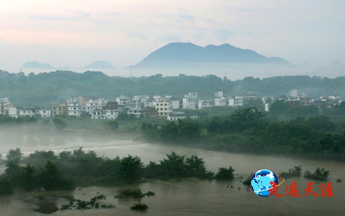 1 广西恭城,灵秀的瑶家山寨.jpg