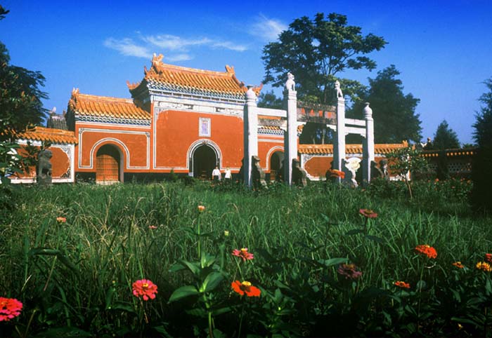 3 湖北当阳关帝古陵山门.JPG