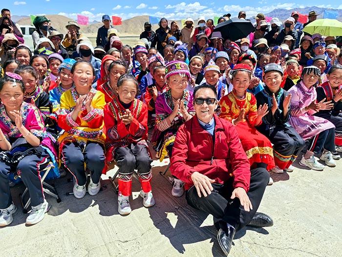 2 柴騰虎先生在《五洲關帝圖》首發式現場.jpg