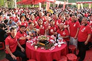 香港特区: 关公节开幕3000余人喜尝盆菜宴