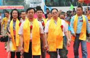 政协主席：向关公献花 为协会授牌